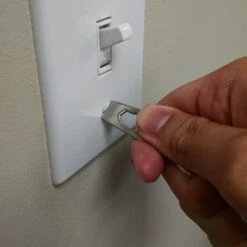 KeySmart Nano Wrench -Chefs Knives Store KS802SS KeySmart Compact Wrench Screwdriver Function