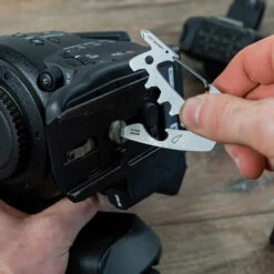 KeySmart AllTul Raptor Keychain Multi-tool 25 KeySmart AllTul Raptor Keychain Multi-tool -Chefs Knives Store KS824 SS RPT lifestyle 10