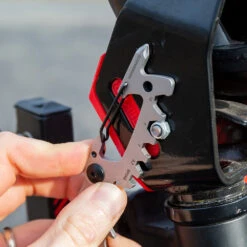 KeySmart AllTul Raptor Keychain Multi-tool 21 KeySmart AllTul Raptor Keychain Multi-tool -Chefs Knives Store KS824 SS RPT lifestyle 6