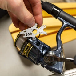 KeySmart AllTul Shark Keychain Multi-tool 13 KeySmart AllTul Shark Keychain Multi-tool -Chefs Knives Store KS824 SS SHK Lifestyle 4