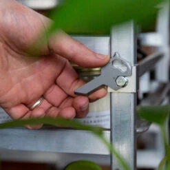 KeySmart AllTul Wolf Keychain Multi-tool -Chefs Knives Store KS824 SS WLF lifestyle 2