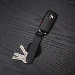 KeySmart Air Compact 2-in-1 AirTag And Key Holder -Chefs Knives Store KeySmartAir Backside Fob 1200x1200 2000x 7e7877e7 605f 4737 b4f0 4083715c33d0