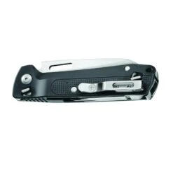 Leatherman FREE K4 Multipurpose Knife -Chefs Knives Store LT832664 Leatherman FREE K4 Closed with Pocket Clip