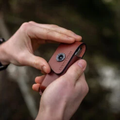 Leatherman Ainsworth Leather Belt Sheath, Medium -Chefs Knives Store lt834935 inhand x1000 8c187174 4abb 41e0 b650 e86496edf4b4