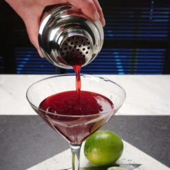 Endurance Cocktail Shaker -Chefs Knives Store mshk pouring x1000 23bbf21e 5bf7 4287 9998 746eadbb14e7