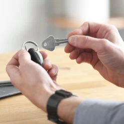 Orbitkey Ring 16 Orbitkey Ring -Chefs Knives Store okrngsvcc inuse x1000 29573c28 c419 48ae b0fe 3ff56eee1bf8