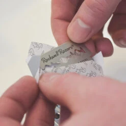 Rockwell Double Edge Razor Blades, 20 Pack -Chefs Knives Store rr20b bladeopening x1000 6ffe2cf1 b064 47c1 a7aa efea701d106b