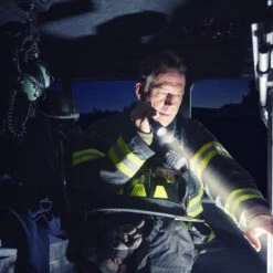 INOVA T5 Tactical LED Flashlight -Chefs Knives Store t5d 01 r7 f l50160 72rgb l